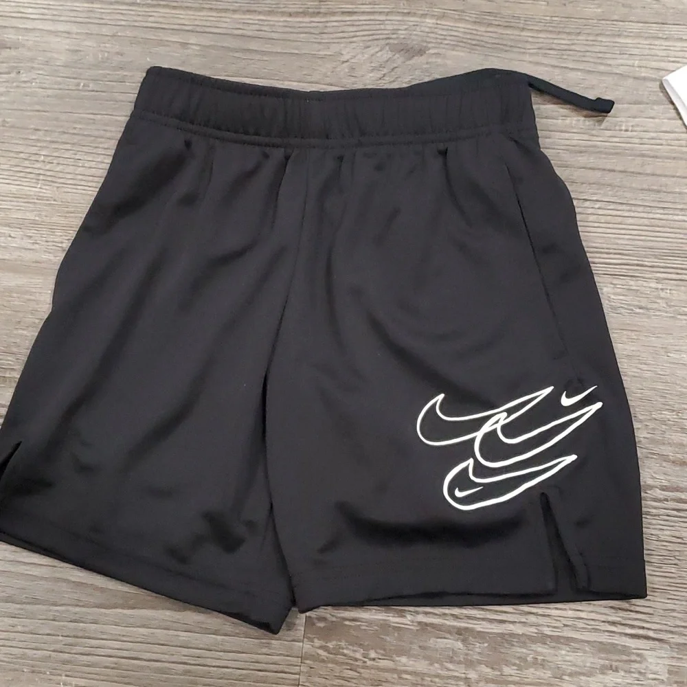 Nike Glow in the Dark Shorts & T-Shirt Matching Set Size 7/XS